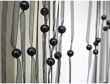 Нитяная штора-органза с черными бусинами на ленточках